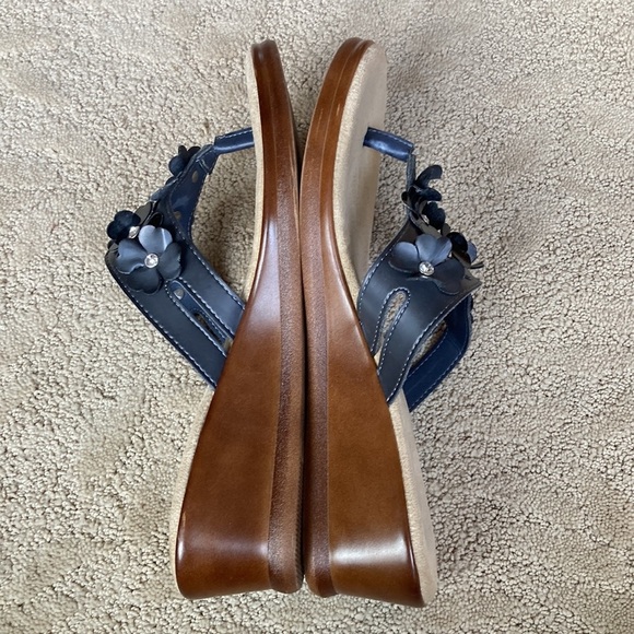 Tuscany Resort By Easy Street Black Thong Wedge Flip Flops Sandals Size 8.5 - Picture 4 of 6